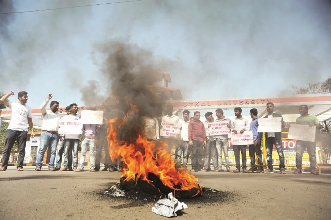  ଇଞ୍ଚେ ବି ଜାଗା ଛାଡ଼ିବୁନି