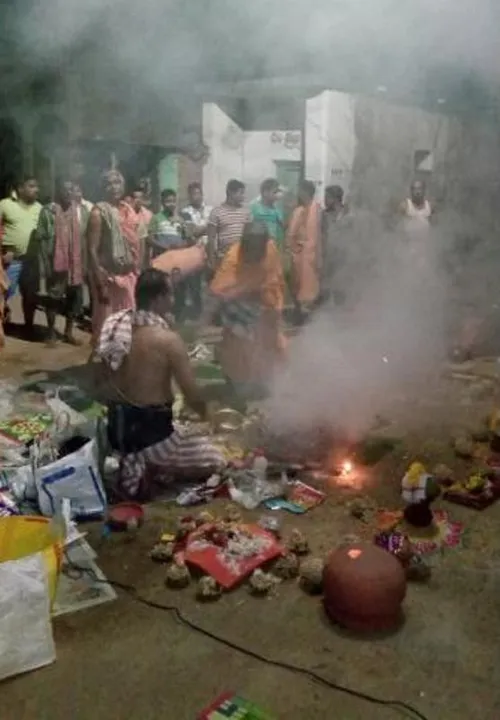  ଭଞ୍ଜନଗର: ଗାଁରେ ଭୂତପ୍ରେତ ଆତଙ୍କ, ଘରଛାଡ଼ି ଚାଲି ଯାଉଛନ୍ତି ଗ୍ରାମବାସୀ
