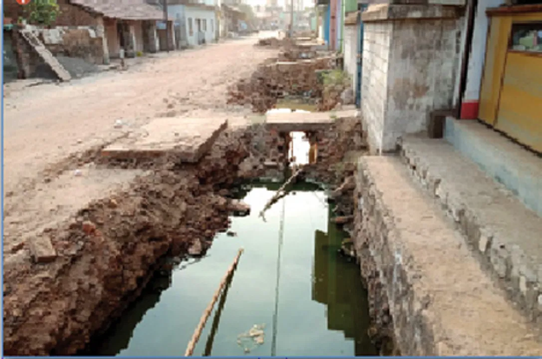  ଡ୍ରେନ କାର୍ଯ୍ୟ ପାଇଁ ଯାତାୟାତରେ ବାଧା