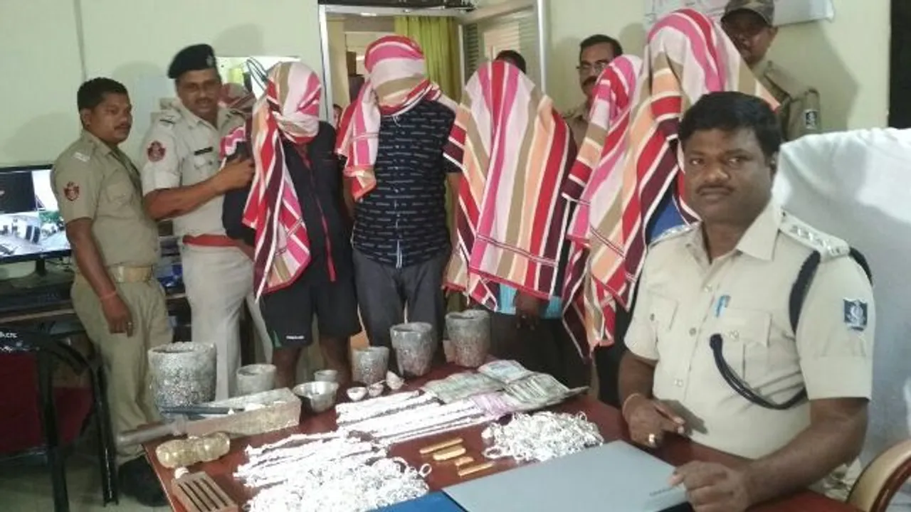  ଧରାପଡ଼ିଲା ଡକାୟତ ଗ୍ୟାଙ୍ଗ : ଗ୍ୟାଙ୍ଗର୍‌ ମୁଖ୍ୟ ଏମ୍‌ସିଏ ଛାତ୍ର