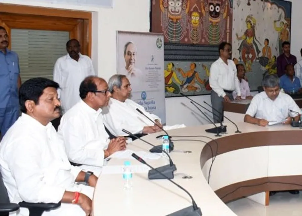  ସମ୍ବଲପୁରରୁ ଗଲା ଷଷ୍ଠ ତୀର୍ଥ ଯାତ୍ରା ଟ୍ରେନ୍‌ : ୧୦୦୦ ବରିଷ୍ଠ ନାଗରିକ ଗଲେ ଶିରିଡ଼ି, ନାଶିକ