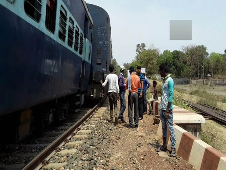  ୨ଟି କୋଚ ଲାଇନ୍‌ଚ୍ୟୁତ୍‌ ହେବାରୁ ଦୁର୍ଘଟଣାଗ୍ରସ୍ତ ହେଲା କଟନିର ପାସେଞ୍ଜର ଟ୍ରେନ୍‌