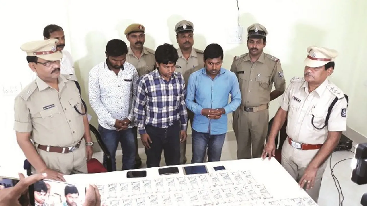  ବନ୍ଧନ ବ୍ୟାଙ୍କ ଡକାୟତିର ପର୍ଦ୍ଦାଫାସ : ବ୍ୟାଙ୍କ ଲୁଟିଥିଲେ ବ୍ୟାଙ୍କ ଅଧିକାରୀ