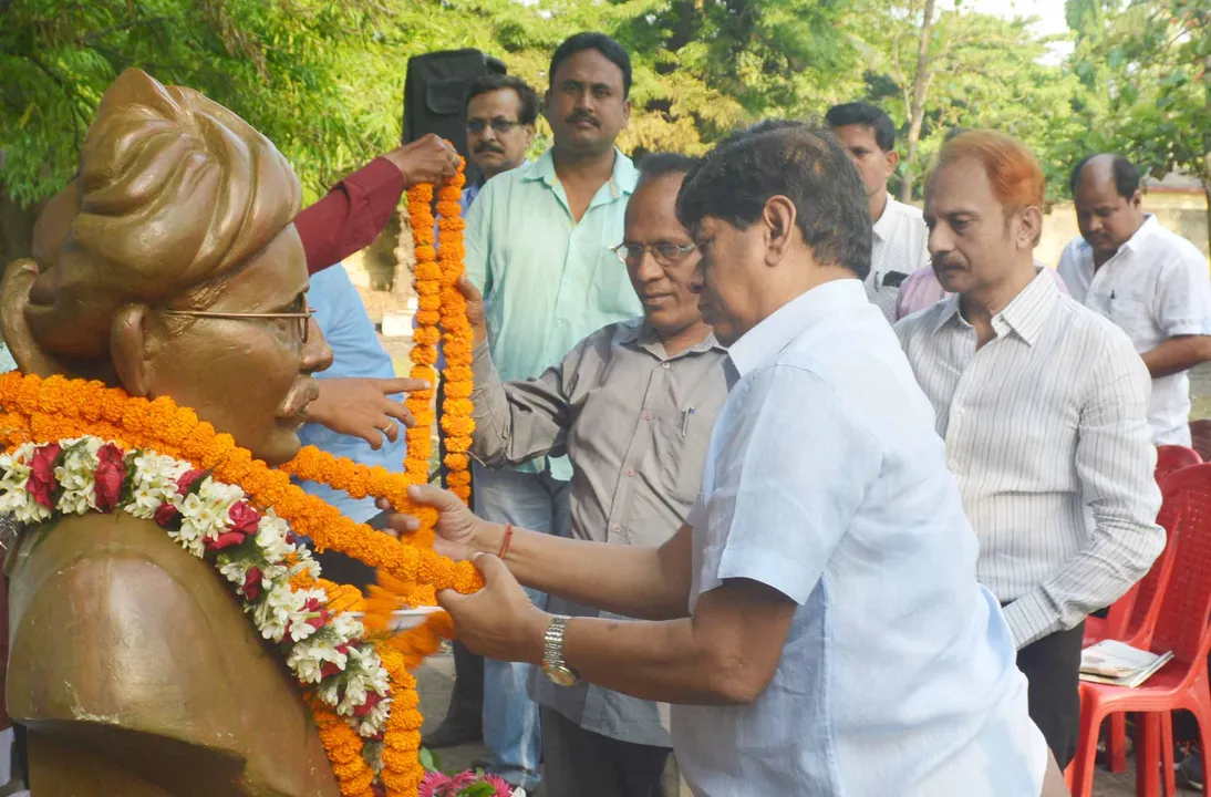  ଗୋରାକବରସ୍ଥିତ ସମାଧିପୀଠରେ ମଧୁବାବୁଙ୍କୁ ଭକ୍ତିପୂତ ଶ୍ରଦ୍ଧାଞ୍ଜଳି