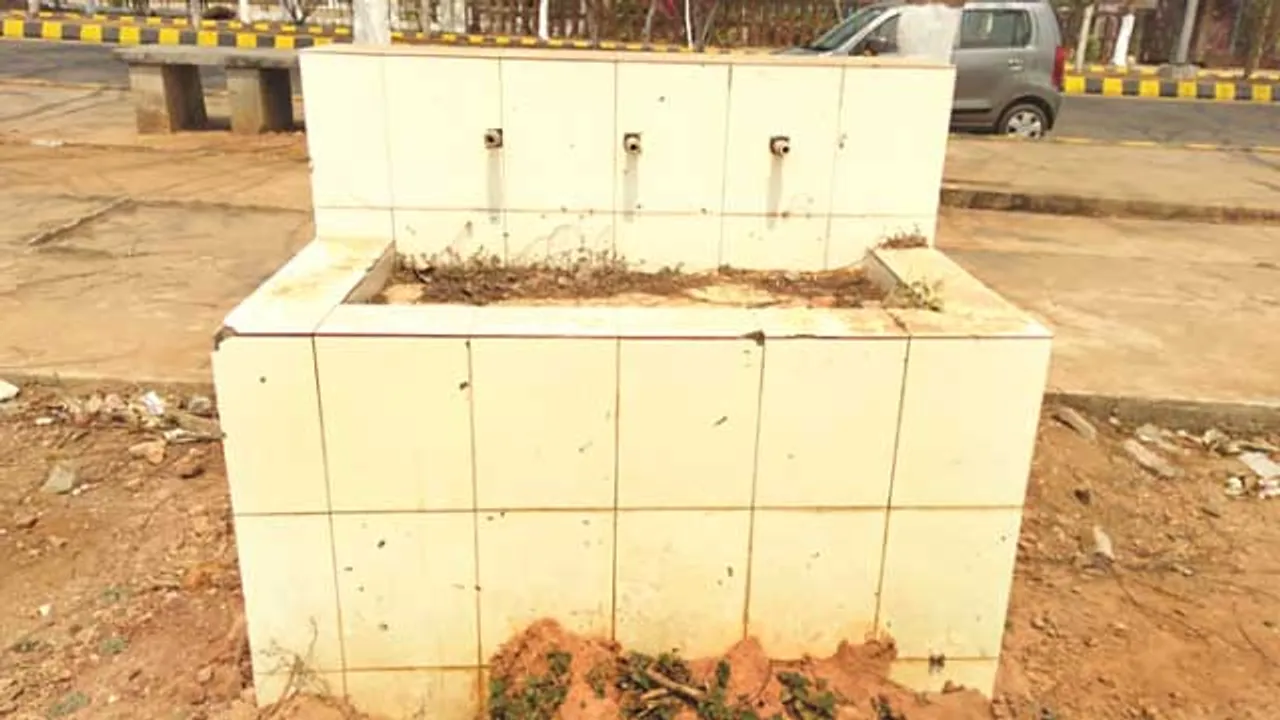  ସମସ୍ୟା ଘେରରେ ଖଣ୍ଡଗିରି ଓ ଉଦୟଗିରି ପର୍ଯ୍ୟଟନସ୍ଥଳୀ : ଟ୍ୟାପ୍‌ ଲାଗିଛି ପାଣି ଆସୁନି