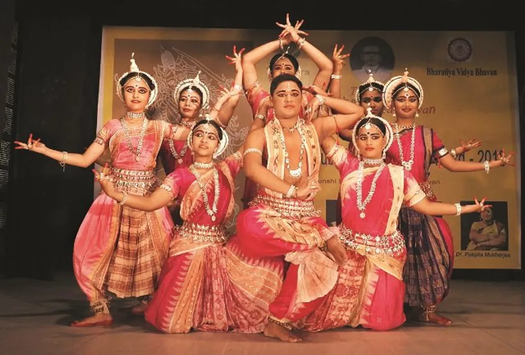  ଭାରତୀୟ ବିଦ୍ୟାଭବନ ପରିସରରେ ଆୟୋଜିତ ‘ନୃତ୍ୟଗୁରୁ ପଣ୍ଡିତ ଭୁବନେଶ୍ୱର ମିଶ୍ର ସମ୍ମାନ-୨୦୧୮’