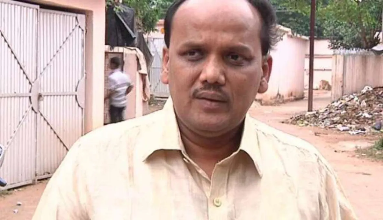  ପ୍ରଭାତ ବିଶ୍ୱାଳଙ୍କୁ ସମାୟିକ ଆଶ୍ୱସ୍ତି: ୨ମାସ ଲାଗି ସର୍ତ୍ତମୂଳକ ଜାମିନ୍‌ ଦେଲେ ହାଇକୋର୍ଟ
