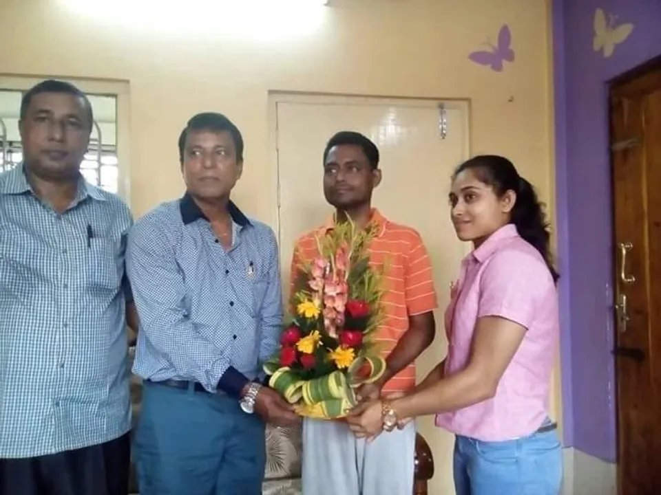  ଉଦାହରଣ ସୃଷ୍ଟି କଲେ ଦୀପା: ଅସୁସ୍ଥ କ୍ରୀଡ଼ା ସାମ୍ବାଦିକଙ୍କୁ ଦେଲେ ଆର୍ଥିକ ସହାୟତା