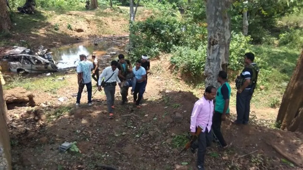  ବିସ୍ଫୋରଣରେ ୭ ଯବାନ ସହିଦ : ଅସ୍ତ୍ରଶସ୍ତ୍ର ଲୁଟିନେଲେ ନକ୍ସଲ, ବ୍ୟବହାର ହୋଇଥିଲା ୫୦ କିଲୋ ବିସ୍ଫୋରକ