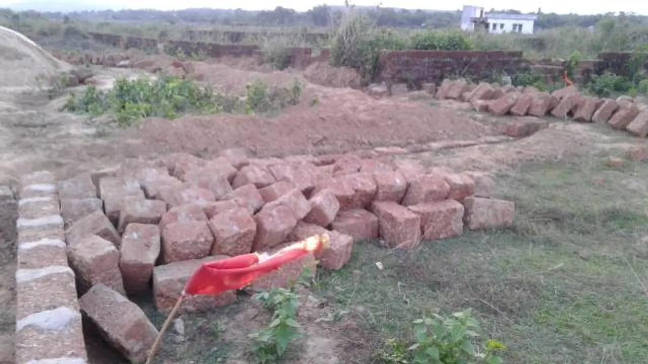  ଆର୍‌ଆଇଙ୍କ ଏକତରଫା କାର୍ଯ୍ୟାନୁଷ୍ଠାନ : ଗୁଣ୍ଡା ଲଗାଇ ପାଚେରି ଭାଙ୍ଗିଦେଲେ