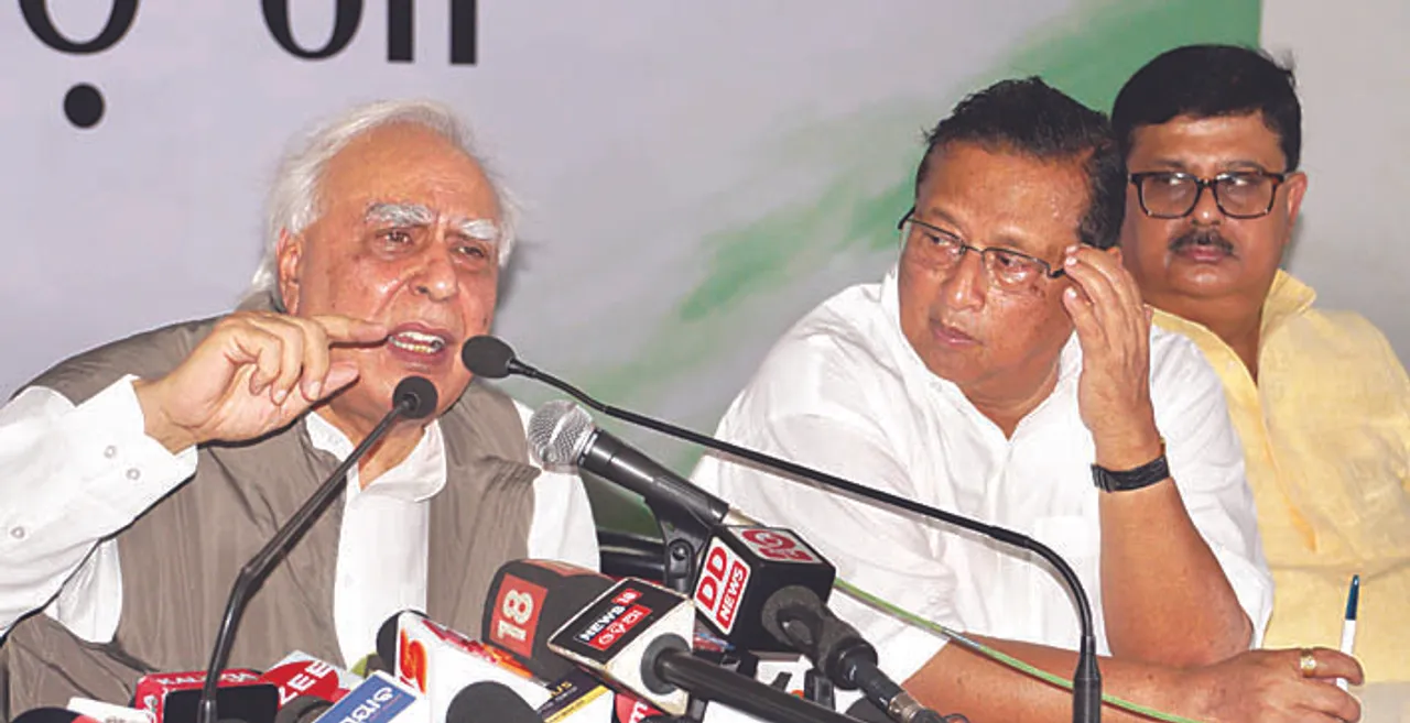  ମୋଦିଙ୍କ ଉପରେ ବର୍ଷିଲେ କପିଲ୍‌