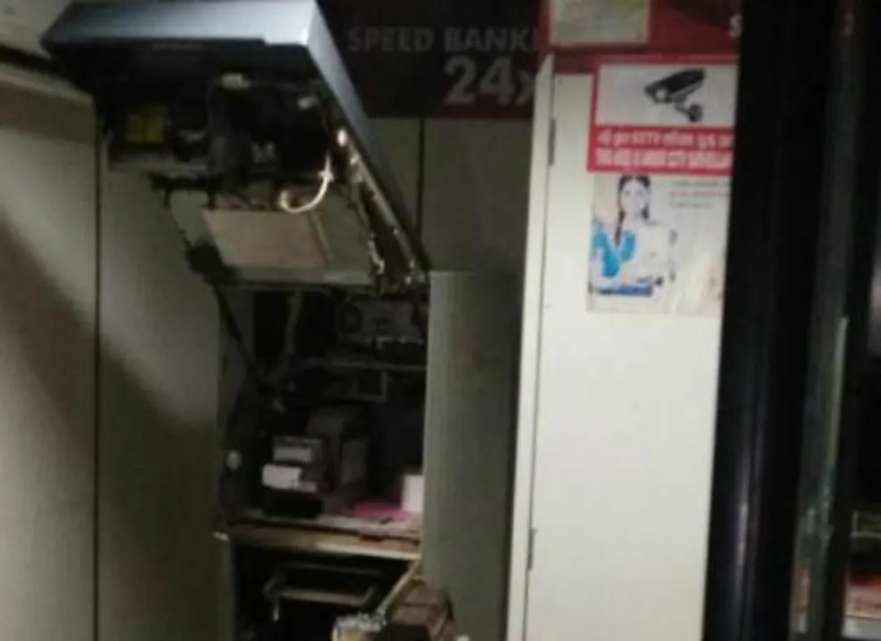  ଖୋର୍ଦ୍ଧା: ଏକ୍ସିସ୍‌ ବ୍ୟାଙ୍କ୍‌ ଶାଖା ଏଟିଏମ୍‌ ଭାଙ୍ଗି ୧୦ ଲକ୍ଷ ଟଙ୍କା ଲୁଟ୍‌