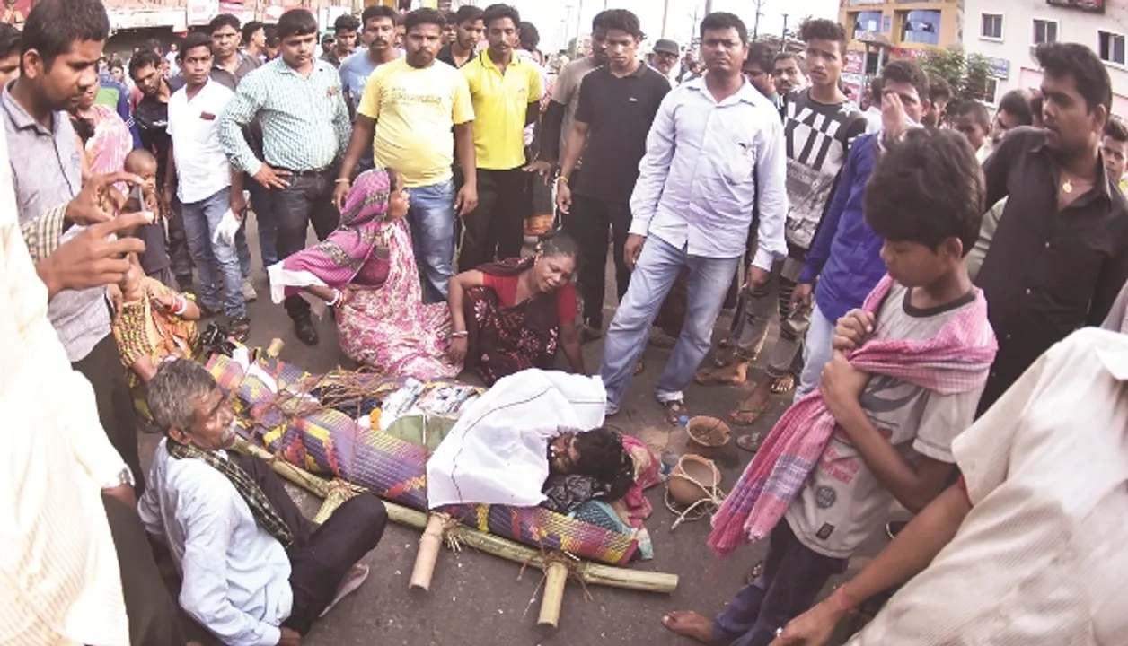  ଯୁବକଙ୍କୁ ବୀଭତ୍ସ ହତ୍ୟା : ହାତ, ଗୋଡ଼ ହାଣିଦେଲେ