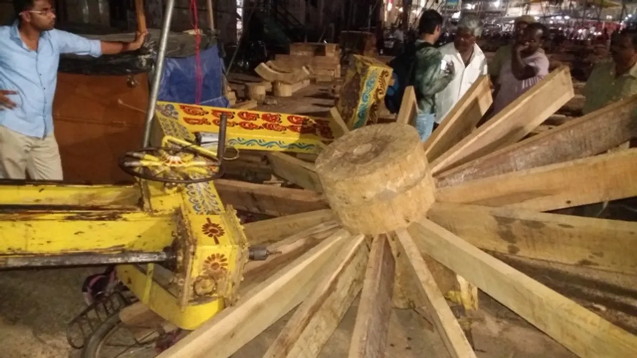  ରଥଖଳାରେ ଅଘଟଣ : ଓଲଟିଲା ତୁମ୍ବଖୋଳା ମେସିନ୍‌, ଶିଶୁ ଆହତ, ସାଇକେଲ ଚୂର୍‌ମାର୍‌
