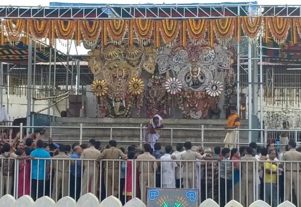  ମହାପ୍ରଭୁଙ୍କ ମହାସ୍ନାନ ସଂପନ୍ନ : ହାତୀ ବେଶରେ ଭକ୍ତଙ୍କୁ ଦର୍ଶନ ଦେଉଛନ୍ତି ଶ୍ରୀଜିଉ