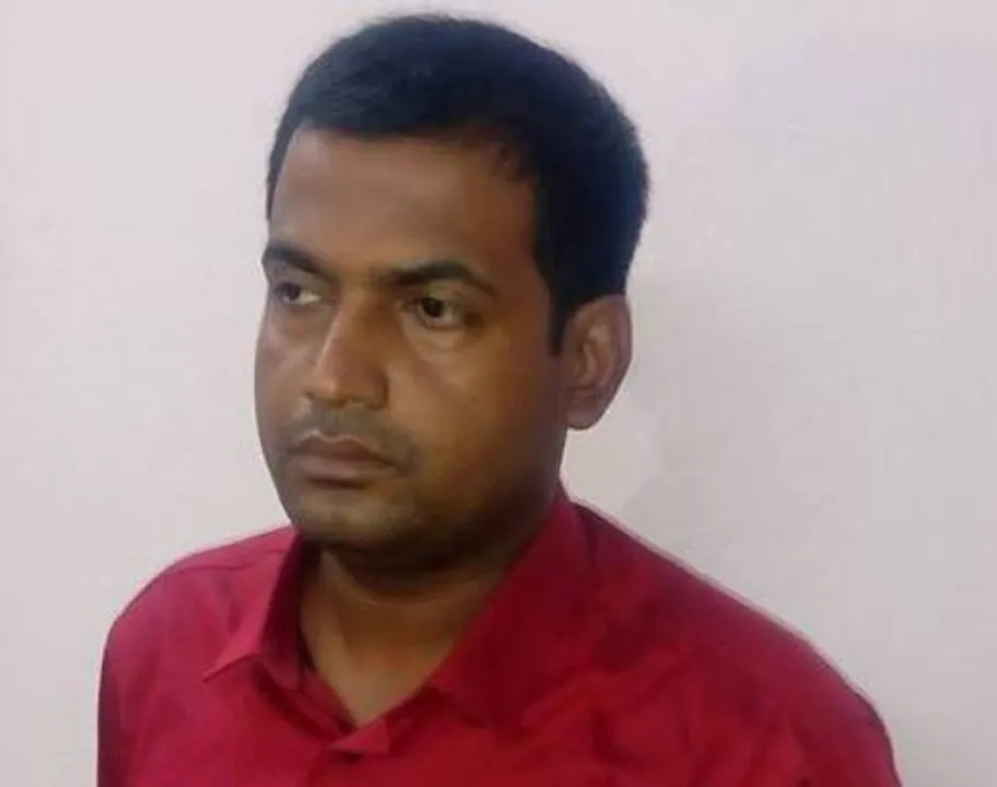  ପୁଲିସ୍‌ କବ୍‌ଜାରେ ନକଲି ଆଇଏଏସ୍‌