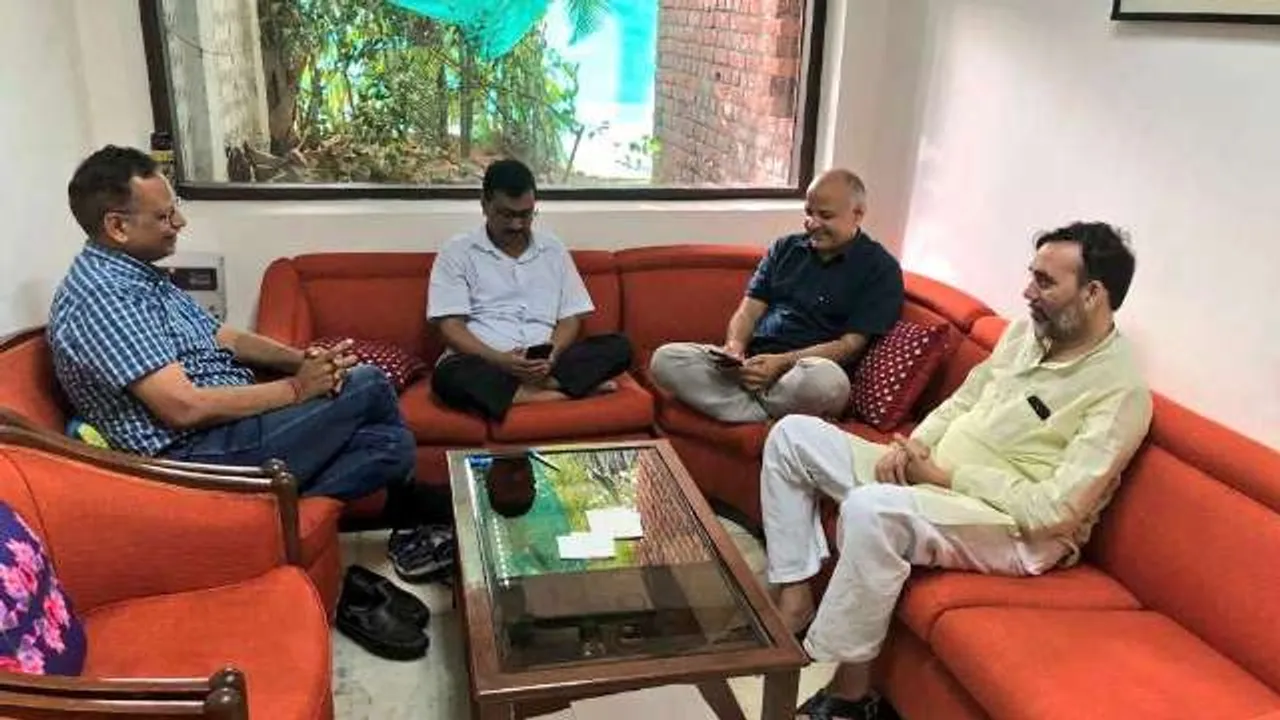  ତୁଟୁନି ଦିଲ୍ଲୀ ବିବାଦ : ଆପ୍‌ ‘ଧାରଣା ରାଜନୀତି’ରେ ହାଇକୋର୍ଟଙ୍କ ଛାଟ, କାହା ଘରେ ଅନଶନ ବେଆଇନ