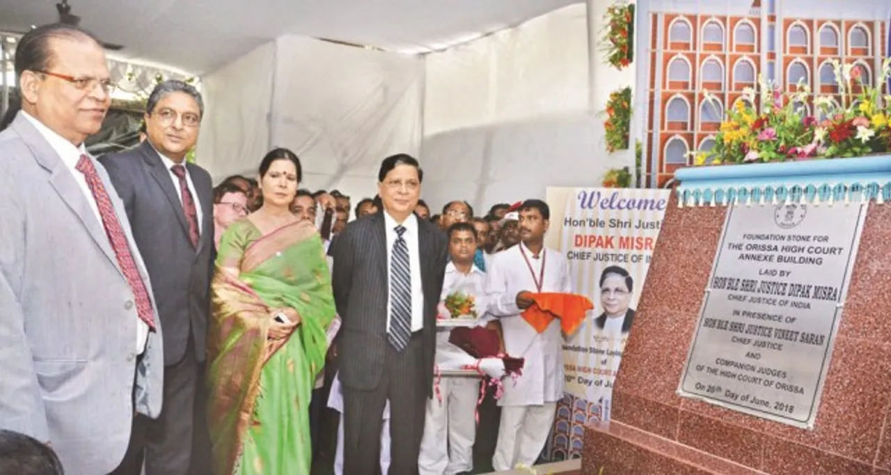  ସମାଜ-ନ୍ୟାୟାଳୟ ଦୂରତା ହ୍ରାସ କରିପାରିବେ ଆଇନଜୀବୀ: ଜଷ୍ଟିସ ଦୀପକ ମିଶ୍ର