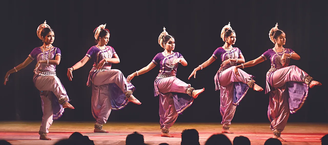  ‘ବିଘ୍ନ ବିନାଶକଙ୍କ ବନ୍ଦନା’ରେ ବିଭୋର୍‌ ଦର୍ଶକ