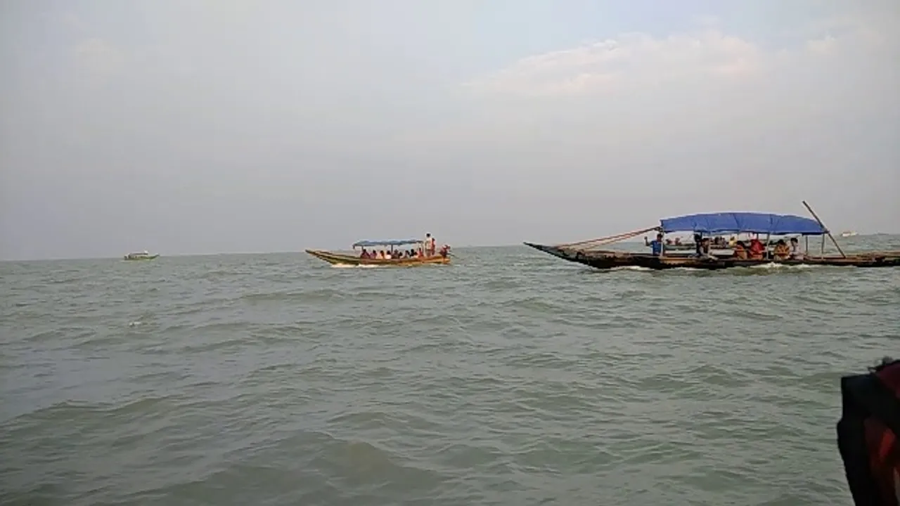  ବୁଡ଼ି ମରିବାକୁ ଛାଡ଼ିଦେଇଛନ୍ତି! : ୧୦ ହଜାର ଲୋକଙ୍କ ଜୀବନ ସହ ଖେଳ, ବିନା ଲାଇସେନ୍‌ସରେ ଚାଲିଛି ହଜାର ହଜାର ଡଙ୍ଗା ଓ ବୋଟ୍‌
