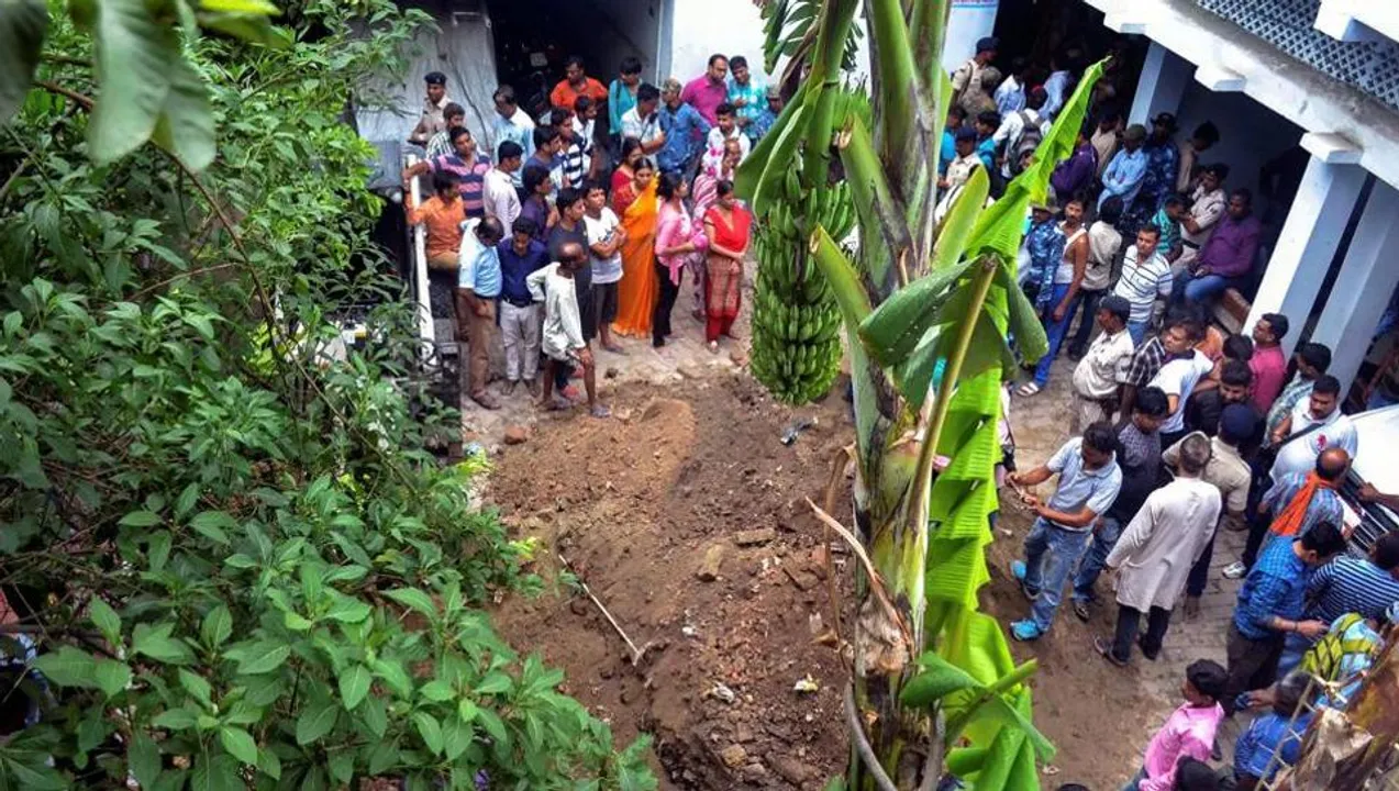  ସେଲଟର ହୋମ୍‌ ମଧ୍ୟରେ ଥିିଲା ଗୁପ୍ତ ସୁଡ଼ଙ୍ଗ; ସୁଡ଼ଙ୍ଗ ଭିତରେ ଆଇଜି ଓ ଡିଆଇଜି ଯାଇ ଯେଉଁଠି ପହଞ୍ଚିଲେ ଓ ଯାହା ଦେଖିଲେ ସେଥିରେ ଉଡ଼ିଗଲା ସେମାନଙ୍କ ହୋସ୍‌...