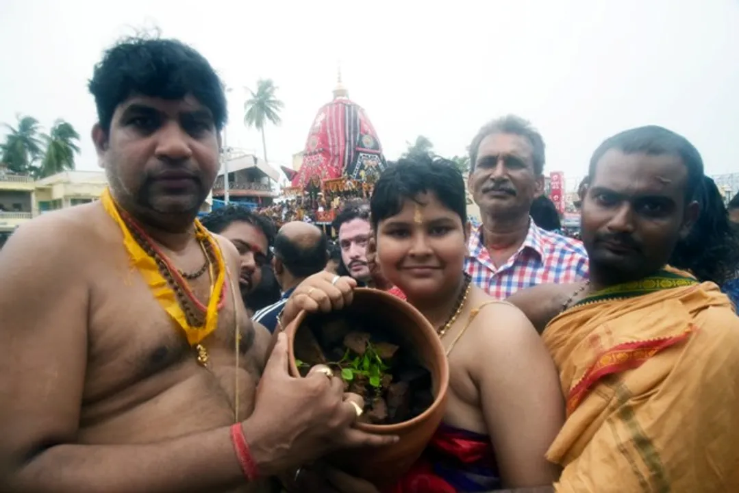  ପୋଡ଼ ପିଠା ବିବାଦ: ଦୁଇ ଜଣ କଲେ ସମର୍ପଣ