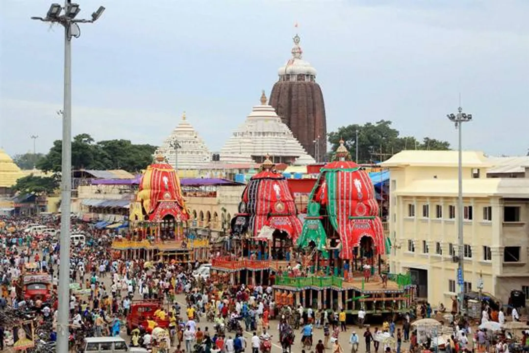  ବିଶ୍ୱ ବିଖ୍ୟାତ ଘୋଷଯାତ୍ରା, ରତ୍ନବେଦିରୁ ଜନ୍ମବେଦି