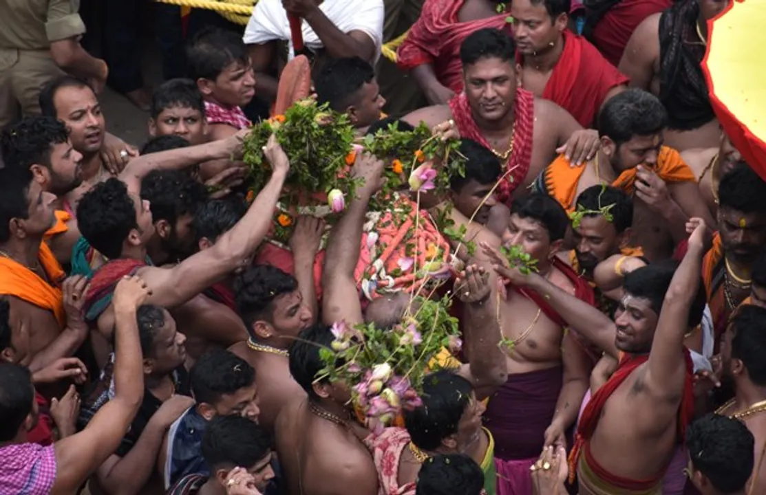  ଟାହିଆ ଟାଣିନେଲେ, ତୁଳସୀ ଛିଣ୍ଡାଇଲେ