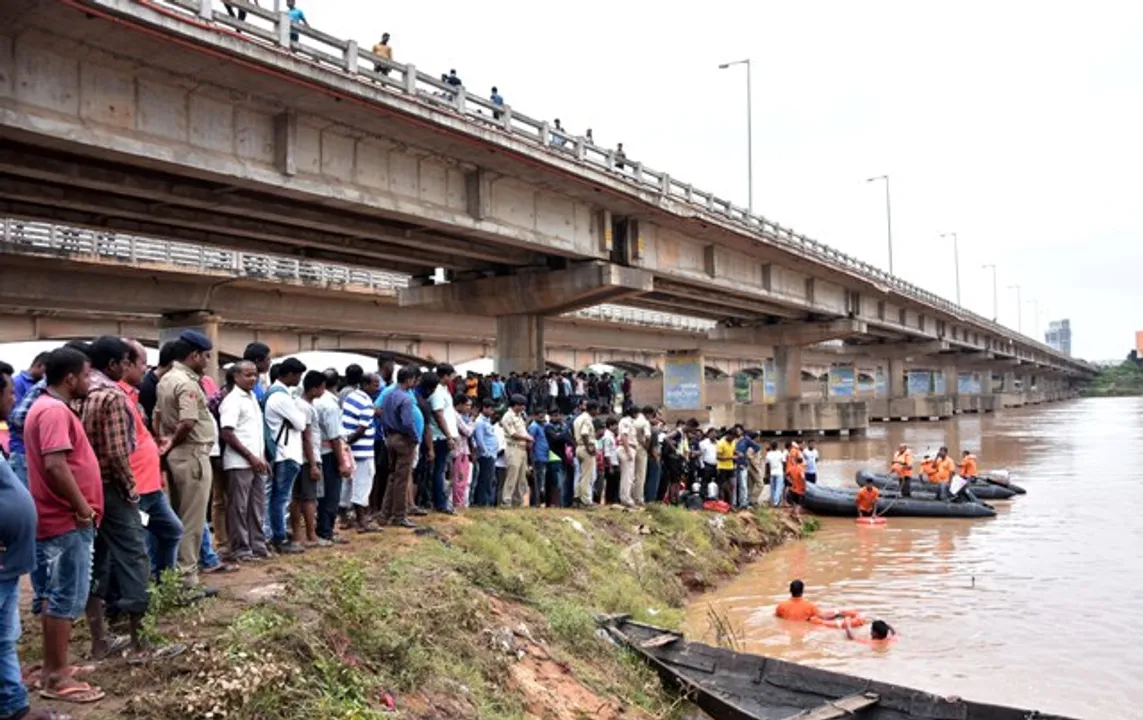  ବ୍ରିଜ୍‌ ଉପରେ ବ୍ୟାରିକେଡ୍‌ ଯୋଜନା ଉଭାନ୍‌