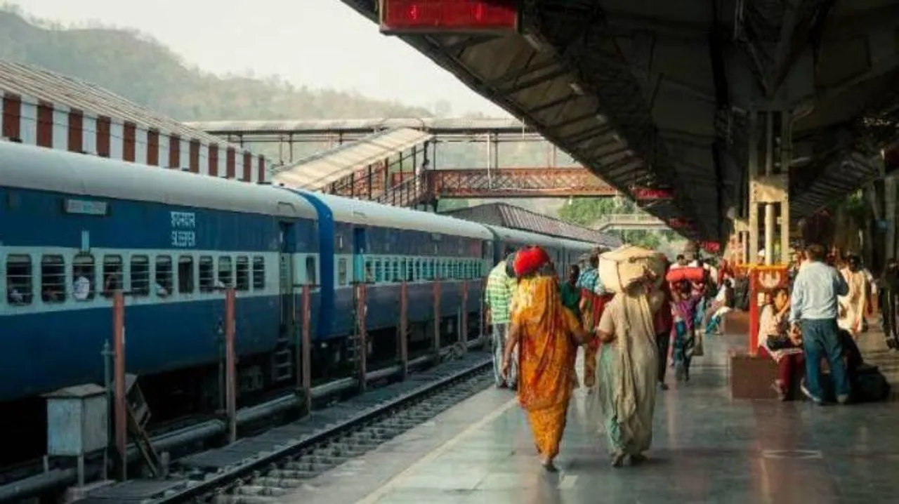  ଚଳନ୍ତା ଟ୍ରେନ୍‌ ମଧ୍ୟରେ ମହିଳା ବିଚାରପତିଙ୍କ ଠାରୁ ନଗଦ ଟଙ୍କା ସମେତ ଲକ୍ଷାଧିକ ଟଙ୍କାର ଅଳଙ୍କାର ଲୁଟିଲେ ସଶସ୍ତ୍ର ଡକାୟତ
