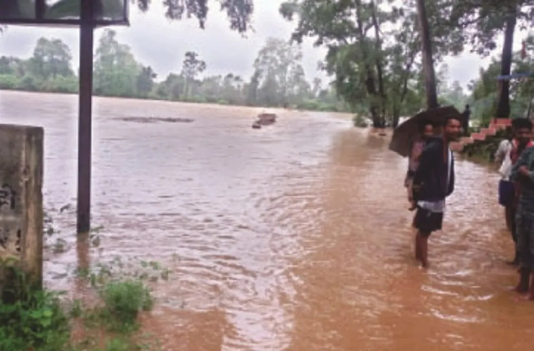  ସୁକମା ନଦୀ ପୋଲ ଉପରେ ୫ଫୁଟ ପାଣି : ମାଲକାନଗିରି-ଛତିଶଗଡ ଯୋଗାଯୋଗ ବିଚ୍ଛିନ୍ନ