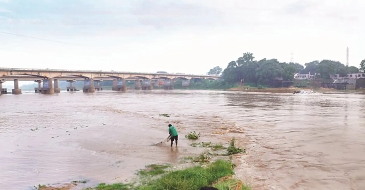  ବନ୍ୟା ଚିନ୍ତା : ସ୍ୱାସ୍ଥ୍ୟ ବିଭାଗ ପକ୍ଷରୁ ସତର୍କ ରହିବାକୁ ସବୁ ଜିଲ୍ଲାକୁ ନିର୍ଦ୍ଦେଶ