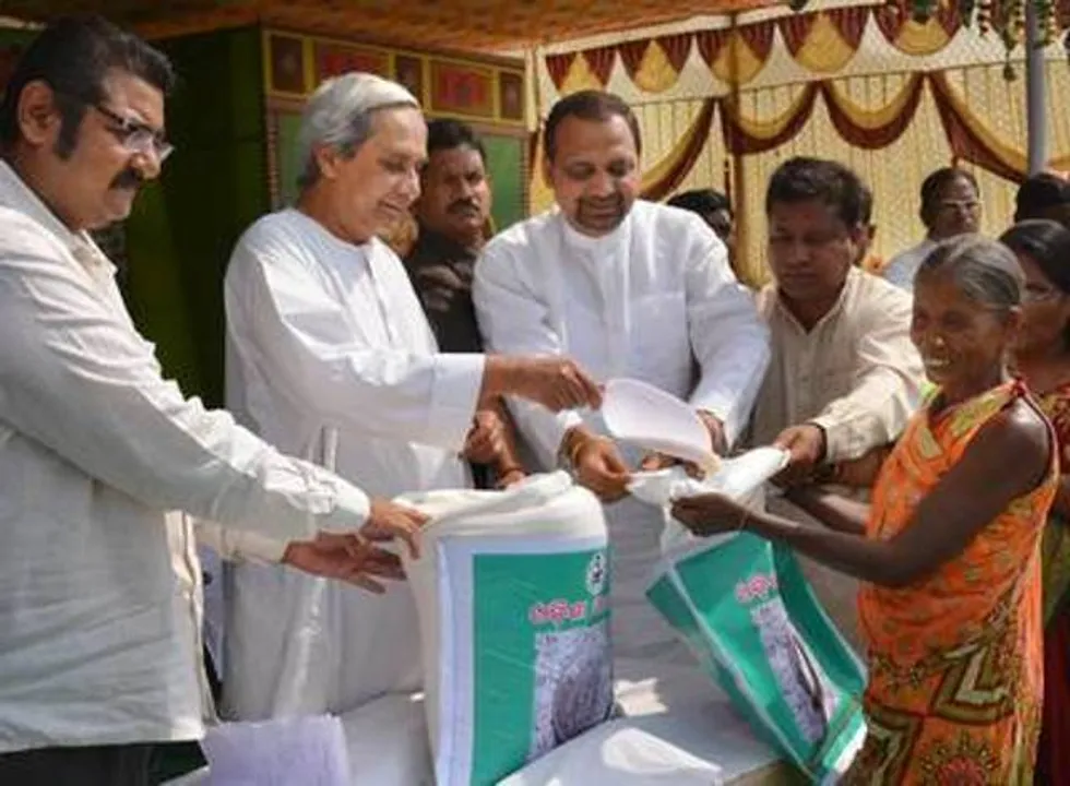  କ୍ୟାବିନେଟ୍‌ରେ ଖାଦ୍ୟ ସୁରକ୍ଷା ଯୋଜନାକୁ ମୋହର : ପ୍ରଥମ ଦଫାରେ ପଚିଶ ଲକ୍ଷଙ୍କୁ ଟଙ୍କିକିଆ ଚାଉଳ, ୬ ମାସରେ ଖର୍ଚ ହେବ ୨୨୧ କୋଟି