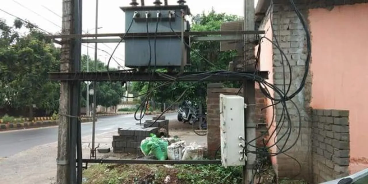  ବିପଦ ସାଜିଛି ମୁକୁଳା ଟ୍ରାନ୍ସଫର୍ମର