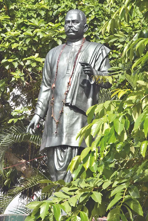  ଅବହେଳିତ ମହାପୁରୁଷଙ୍କ ପ୍ରତିମୂର୍ତ୍ତି ଏ କି ପୂଜ୍ୟପୂଜା?