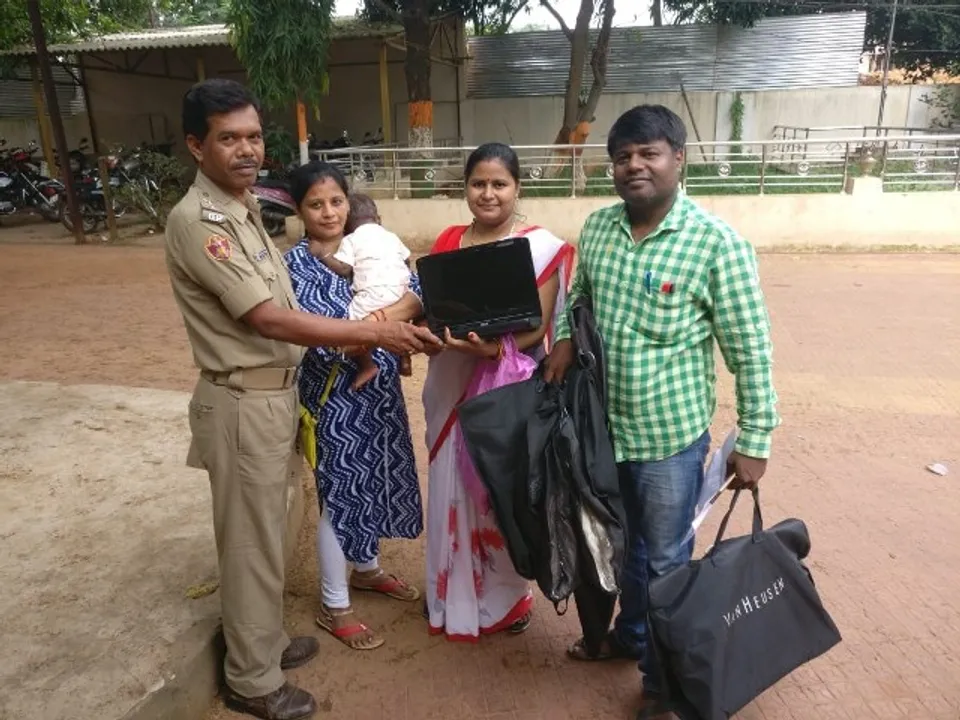  ଚୋରି ସାମଗ୍ରୀ ବାଣ୍ଟିଲା ପୁଲିସ