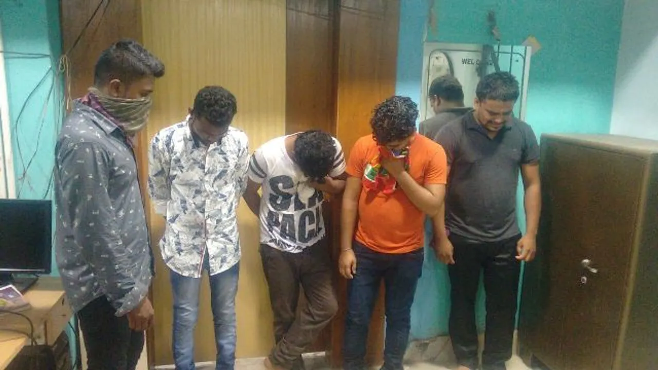  ସ୍ପାରୁ ଧରା ପଡ଼ିଲା ସେକ୍ସ ର‍୍ୟାକେଟ୍‌