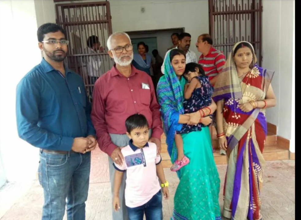  ବାଲେଶ୍ୱର: ଢ଼େରଦିନ ପରେ ସ୍ୱାମୀ ଘରକୁ ଫେରିବାରୁ ପତ୍ନୀ ଥିଲେ ଖୁସି, ମୋବାଇଲ ଦେଖିବା ପରେ ସବୁ ସ୍ୱପ୍ନ ପାଣି ଫୋଟକା ପରି ମିଳେଇ ଗଲା