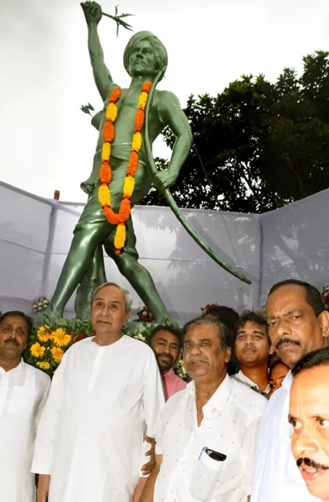  ବିପ୍ଳବୀ ବିର୍ସା ମୁଣ୍ଡାଙ୍କ ପ୍ରତିମୂର୍ତ୍ତି ଅନାବରଣ