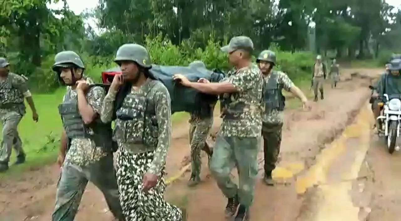  ଦେବଦୂତ ସାଜିଲେ ଯବାନ : ଗର୍ଭବତୀଙ୍କୁ ସହାୟ ହେଲେ