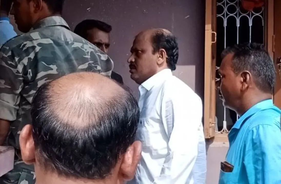  ଜାଲ୍‌ ଆକାଉଣ୍ଟରେ ଟିଟୋ ନେଉଥିଲା ବଟି : ବିଭିନ୍ନ ବ୍ୟାଙ୍କରେ ରହିଛି ଶହେରୁ ଅଧିକ ଆକାଉଣ୍ଟ୍‌, ଷ୍ଟେଟ୍‌ ବ୍ୟାଙ୍କ ଶାଖାରେ ଭିଜିଲାନ୍ସ ଛାନଭିନ୍‌