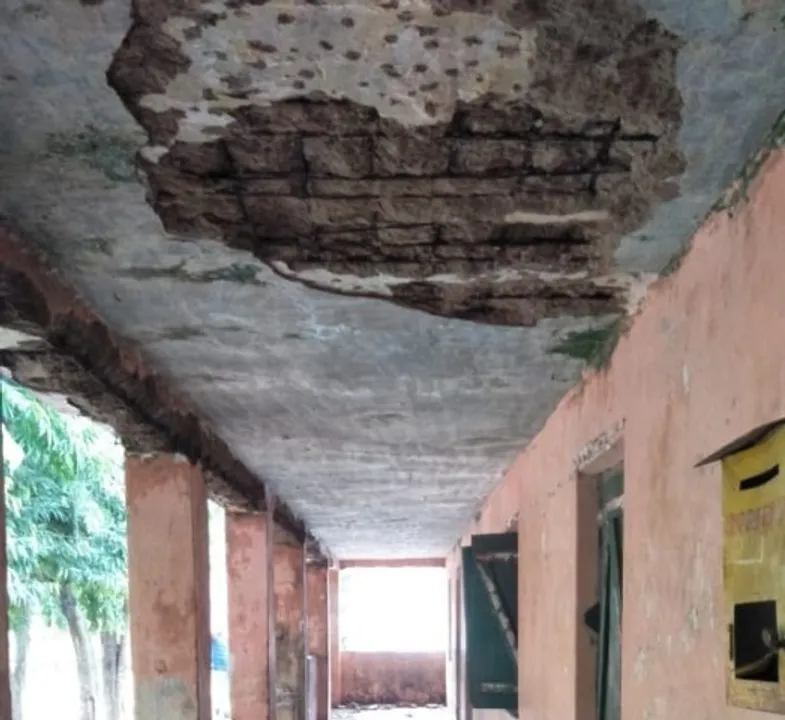  ସତ୍ୟସାଇ ପ୍ରାଥମିକ ବିଦ୍ୟାଳୟ, ପୁଣି ଖଣ୍ଡ ଖଣ୍ଡ ହୋଇ ଖସୁଛି ତାଜା