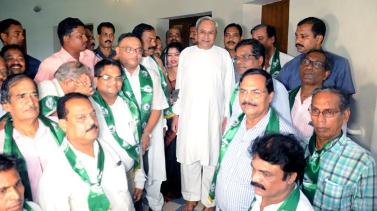  ବିଜେଡିରେ ଯୋଗଦେଲେ ପୂର୍ବତନ ପ୍ରଶାସକଙ୍କ ସହ ବହୁ ପ୍ରତିଷ୍ଠିତ ବ୍ୟକ୍ତି