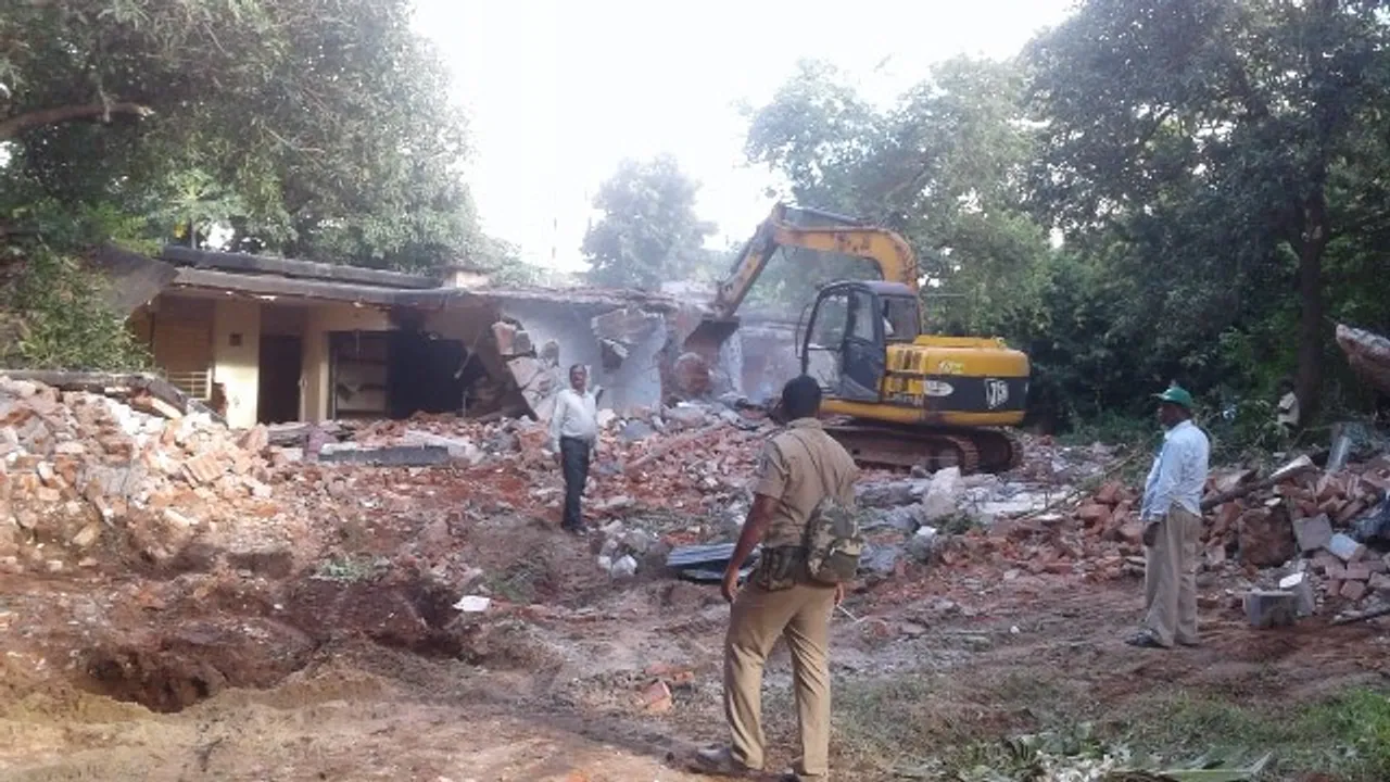  ବିଏମ୍‌ସିର ମୁଖ୍ୟ କାର୍ଯ୍ୟାଳୟ ପାଇଁ ସତ୍ୟନଗର ମଣାଣି ସମ୍ମୁଖ ୟୁନିଟ୍‌-୯ ଅଞ୍ଚଳରେ ଉଚ୍ଛେଦ ଆରମ୍ଭ
