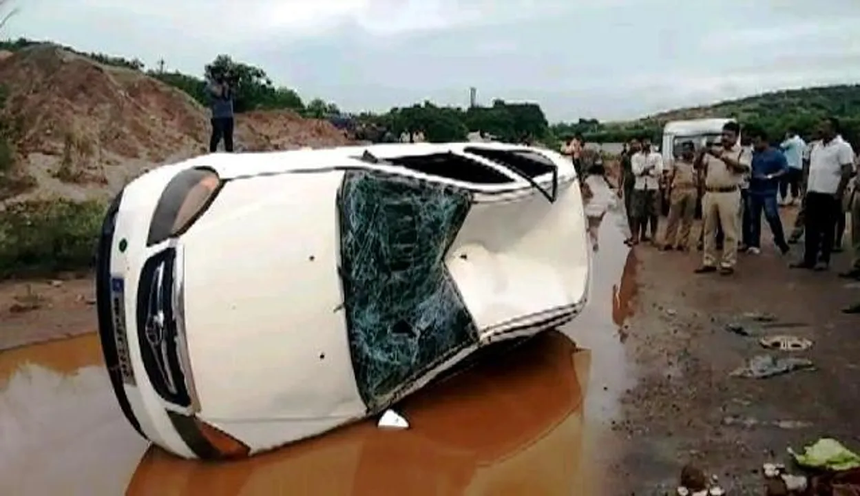  ଖୋର୍ଦ୍ଧା: ଦୁର୍ଘଟଣାଗ୍ରସ୍ତ କାରରୁ ମିଳିଲା ୯୮ କେଜି ଚୋରା ଗଞ୍ଜେଇ