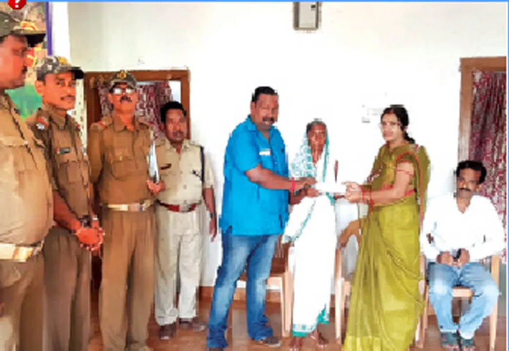  ହାତୀ ଆକ୍ରମଣରେ ମୃତକଙ୍କ ପରିବାରକୁ କ୍ଷତିପୂରଣ