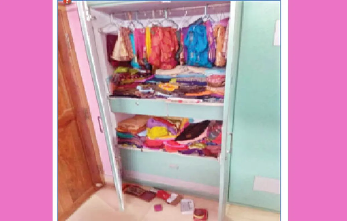  ତାଲା ଭାଙ୍ଗି ଚୋରି