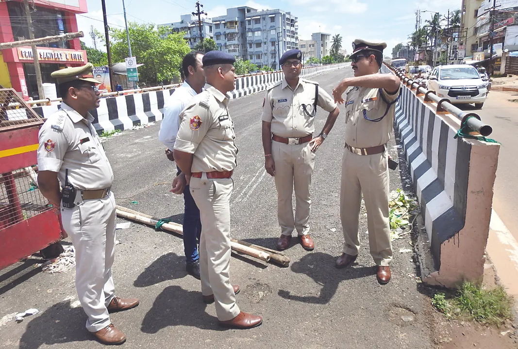  କମୁନି ଟ୍ରାଫିକ୍‌ ଯନ୍ତ୍ରଣା: ପୁଲିସ କମିସନର ଓ ଏସ୍‌ପ୍ଲାନେଡ୍‌ କର୍ତୃପକ୍ଷଙ୍କ ମଧ୍ୟରେ ଆଲୋଚନା