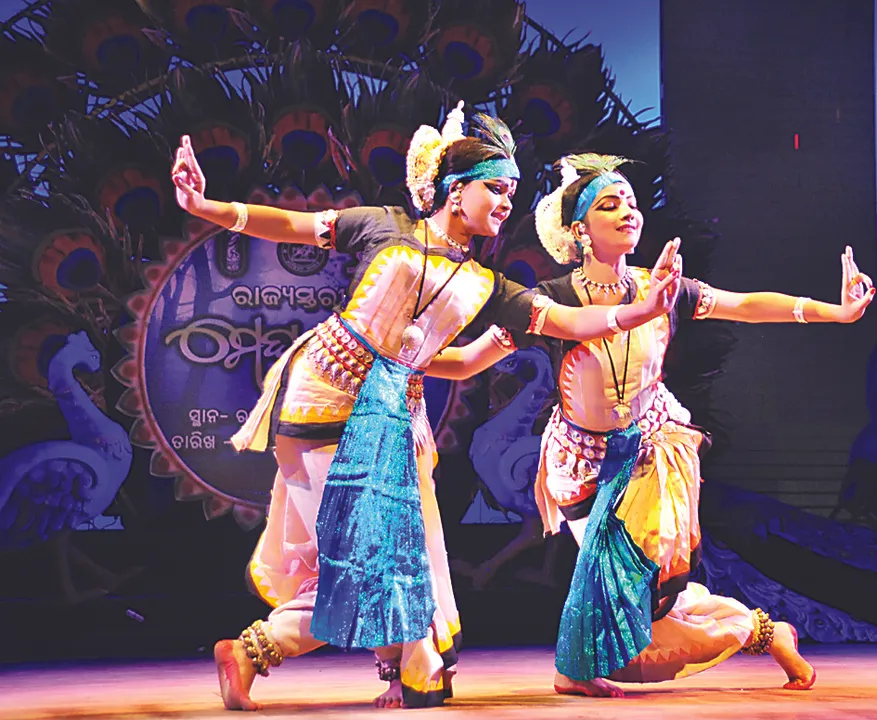  ବର୍ଷା ଗୀତ, ନୃତ୍ୟରେ ଭିଜିଲେ ଦର୍ଶକ