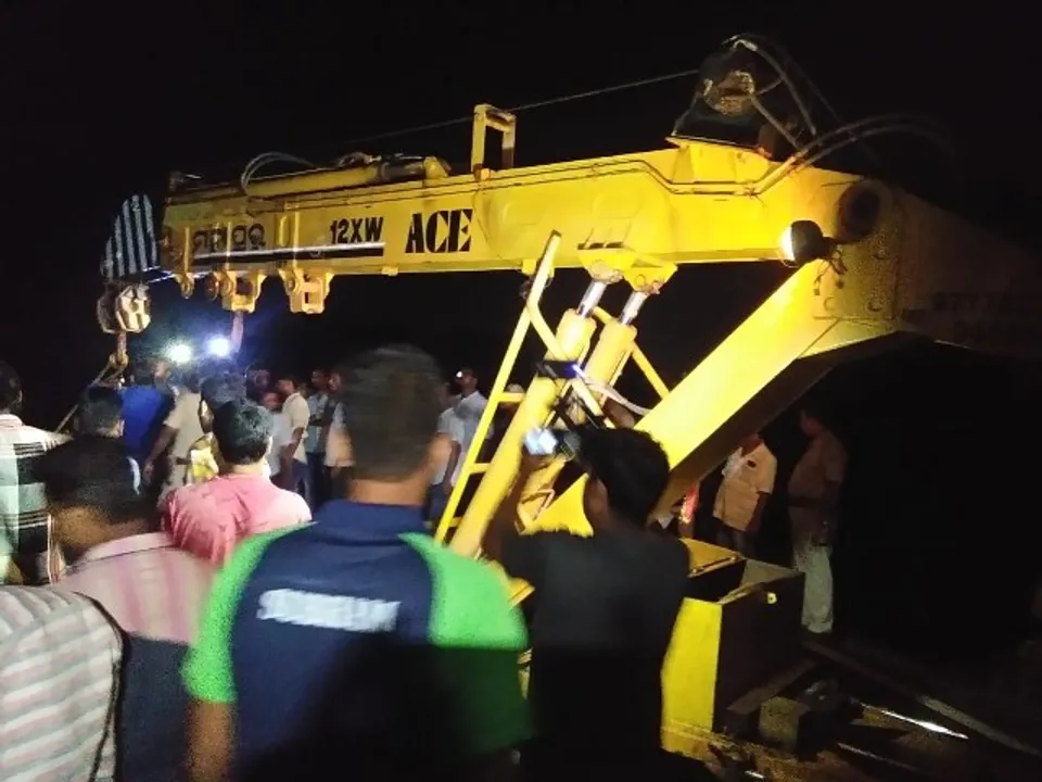  ପୋଲ ତଳକୁ ଖସିଲା କାର୍‌ : ପାଣିରେ ବୁଡ଼ି ୨ ମୃତ
